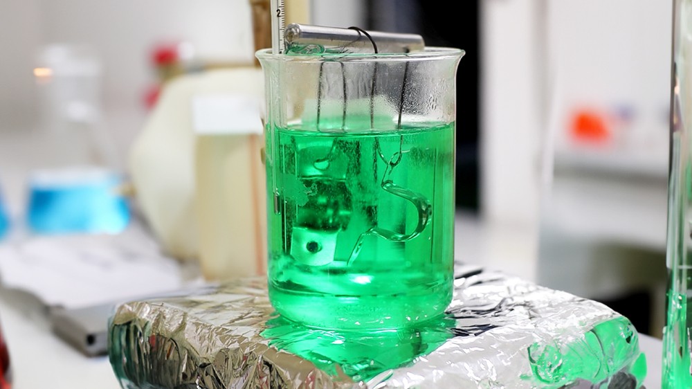 Why Electroless Nickel Plating Outperforms Electroplating
