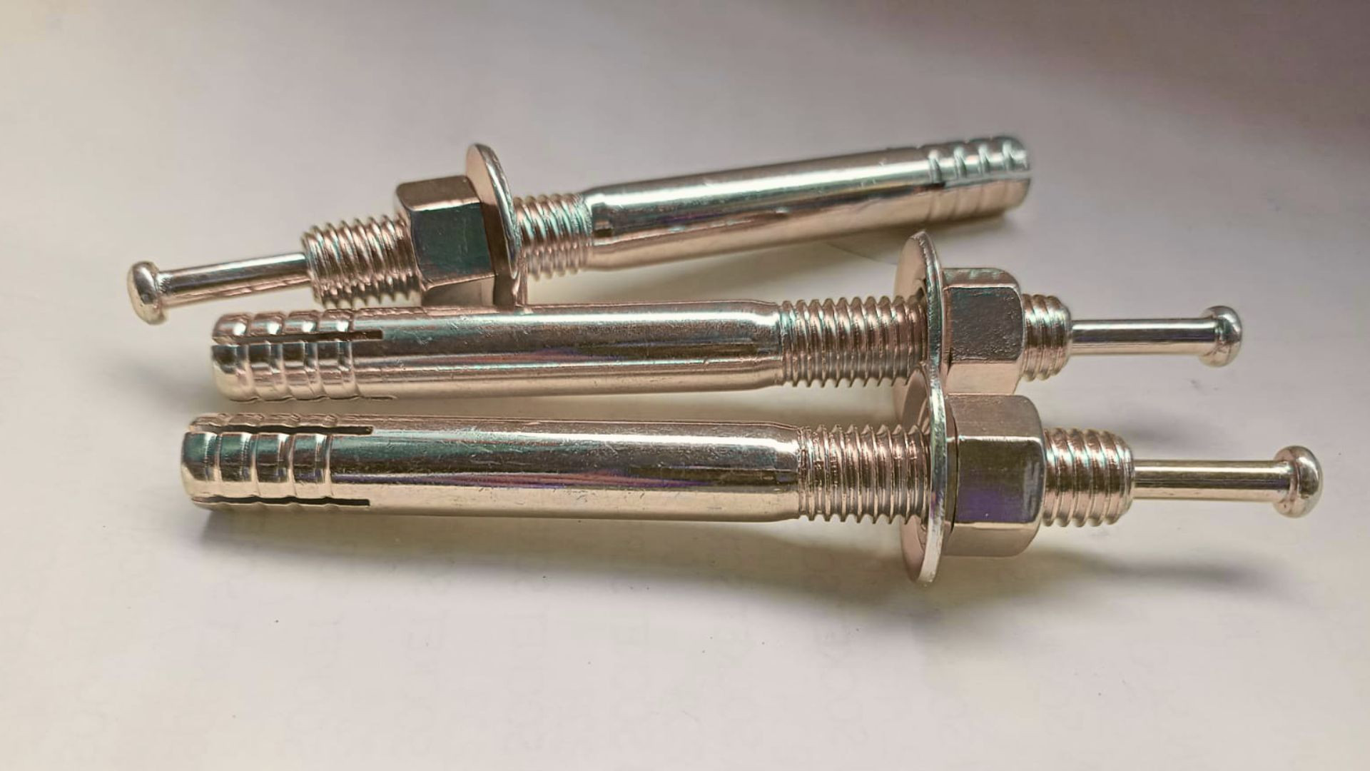 Proven Anti-Rust Protection for Dynabolts with Acid Zinc Plating